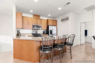 Photo #6: 240001839 Listing 