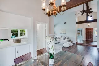 Photo #4: 240001870 Listing