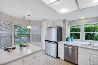 Photo #5: 240001870 Listing