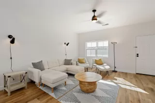 Photo #2: 240001876 Listing