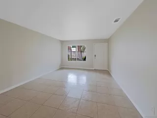 Photo #2: 240001878 Listing