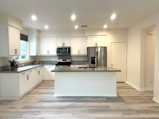 Photo #2: 240001941 Listing