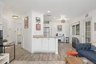 Photo #1: 240001971 Listing