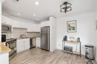 Photo #2: 240001971 Listing