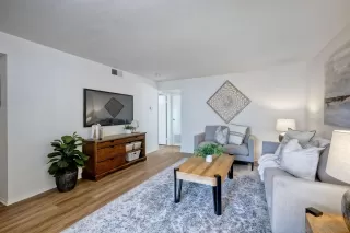 Photo #2: 240001989 Listing