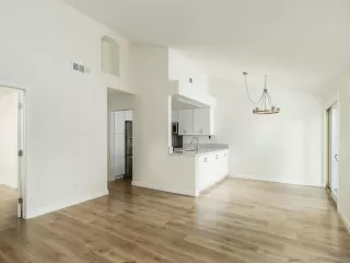 Photo #6: 240001994 Listing 