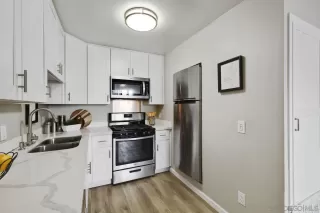 Photo #6: 240002000 Listing