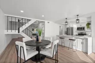 Photo #2: 240002047 Listing 