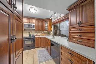 Photo #2: 240002211 Listing