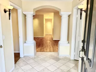 Photo #1: 240002223 Listing 