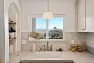 Photo #1: 240002254 Listing