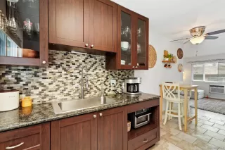 Photo #6: 240002261 Listing