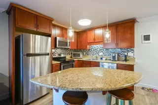 Photo #1: 240002384 Listing