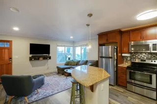 Photo #6: 240002384 Listing