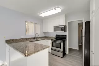 Photo #3: 240002386 Listing