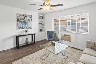 Photo #3: 240002435 Listing