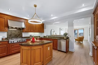 Photo #5: 240002459 Listing