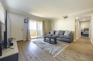 Photo #4: 240002471 Listing