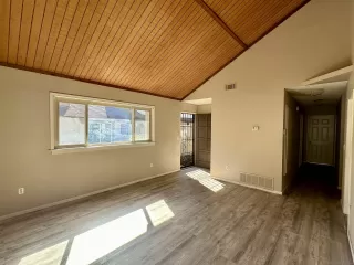 Photo #6: 240002569 Listing