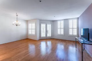 Photo #4: 240002597 Listing 