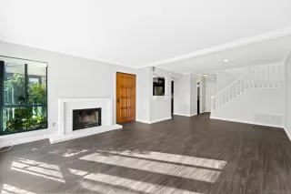 Photo #3: 240002686 Listing