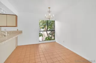 Photo #4: 240002736 Listing