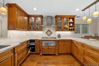 Photo #4: 240002750 Listing