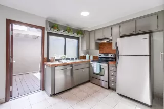 Photo #3: 240002813 Listing