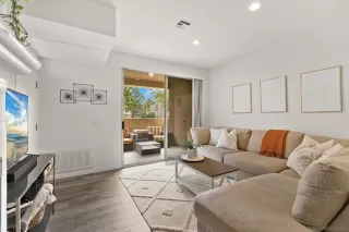 Photo #2: 240002819 Listing