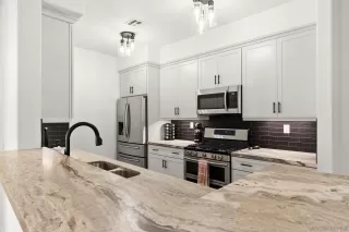 Photo #6: 240002819 Listing