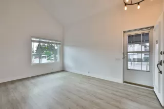 Photo #4: 240002891 Listing