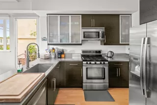 Photo #2: 240002914 Listing