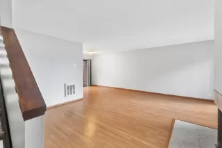 Photo #3: 240002918 Listing 