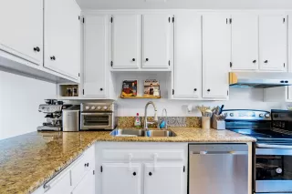 Photo #3: 240002928 Listing