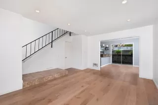 Photo #3: 240002931 Listing