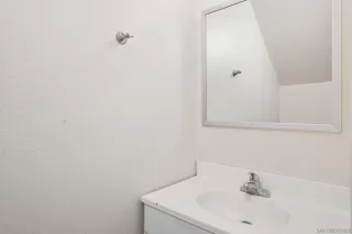 Photo #4: 240002931 Listing