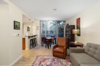 Photo #4: 240002968 Listing