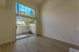 Photo #2: 240002978 Listing