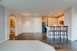 Photo #4: 240002986 Listing 