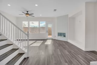 Photo #3: 240003033 Listing