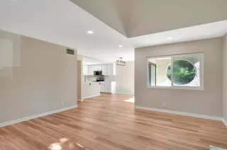 Photo #1: 240003071 Listing