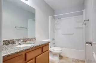 Photo #2: 240003112 Listing