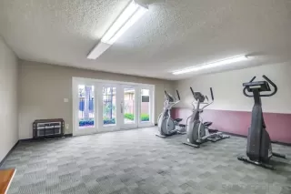 Photo #4: 240003112 Listing