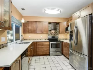 Photo #3: 240003116 Listing