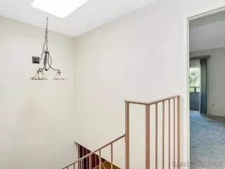 Photo #5: 240003116 Listing