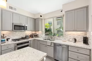 Photo #5: 240003133 Listing