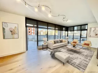 Photo #1: 240003158 Listing