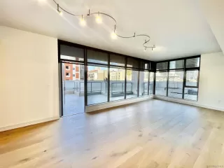 Photo #2: 240003158 Listing