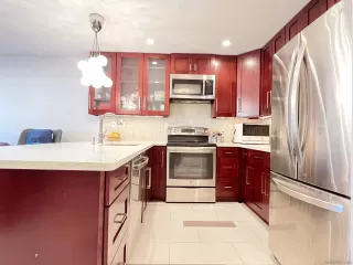 Photo #2: 240003162 Listing