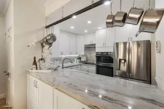 Photo #2: 240003173 Listing